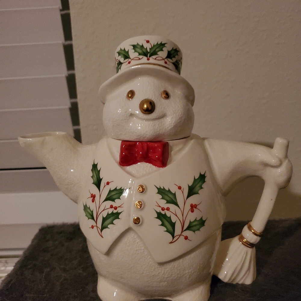 Lenox Snowman Teapot